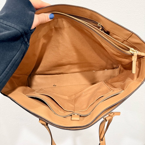 Tory Burch Robinson Saffiano Large Tote Bag Purse Tan - Picture 8 of 16